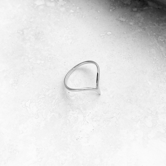 Sterling Silver Pointy V Shape Ring, Silver Rings, Stackable Band, Chevron - Picture 5 of 14